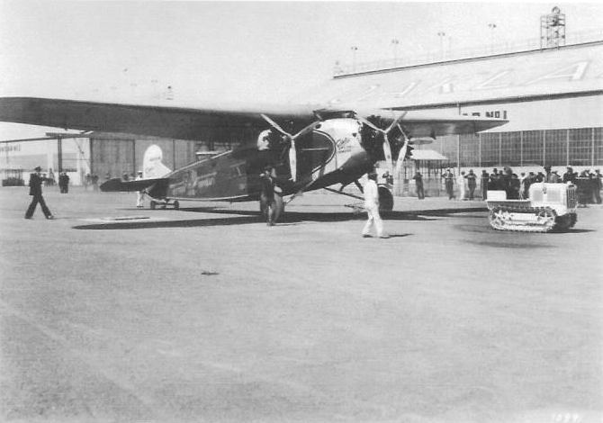 NC4458, Oakland (CA) Airport Source: NASM via Bybee)